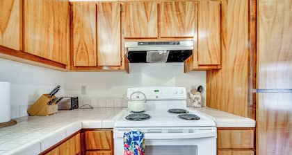 2 Mi to Hawaii Volcanoes Nat'l Park: Tranquil Home