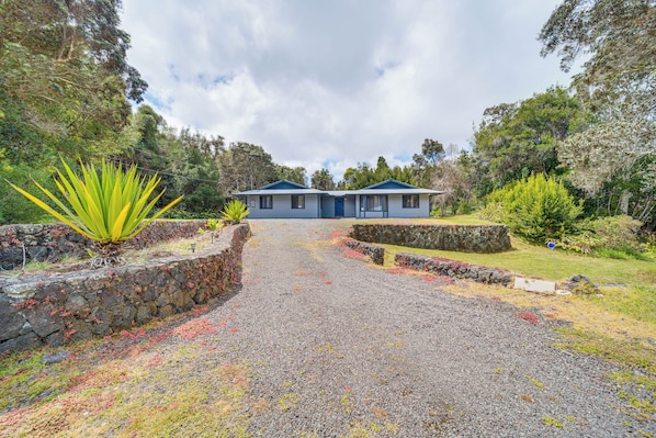 House (3 Bedrooms) | Interior - 2 Mi to Hawaii Volcanoes Nat'l Park: Tranquil Home (Volcano)