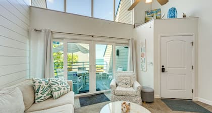 Beachfront Condo w/ Balcony on Manasota Key