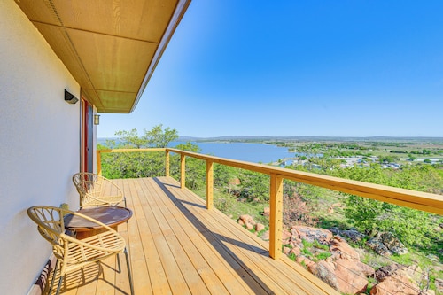 Lake Lawtonka View: Mountaintop Medicine Park Home