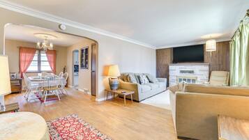 House (2 Bedrooms) | Interior