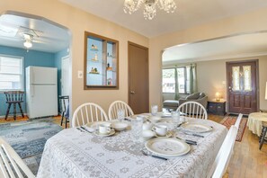 House (2 Bedrooms) | Interior