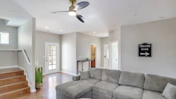 House (4 Bedrooms) | Interior