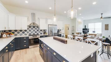 House (3 Bedrooms) | Interior