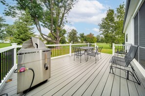 House (3 Bedrooms) | Interior - Walk to Lake Erie: Sleek Retreat w/ Screened Patio (Madison)
