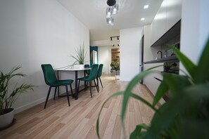 Dining - Top Spot in Riscani! 1BR Near Shops & Restaurants (Chișinău)