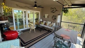 Outdoor dining - Black Skimmer Home | Relaxing Sanibel Escape, Walk to Beach (Sanibel)
