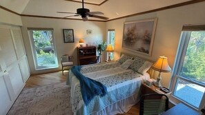 2 bedrooms, iron/ironing board, free WiFi, bed sheets - Black Skimmer Home | Relaxing Sanibel Escape, Walk to Beach (Sanibel)