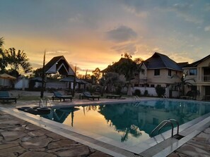 Outdoor pool - Hotel Discretion LTD (Migori)