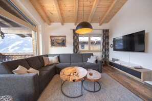 Chalet | Living room - Chalet in Neukirchen Near Ski Lift (Neukirchen am Grossvenediger)