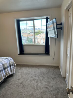 3 bedrooms, free WiFi, bed sheets
