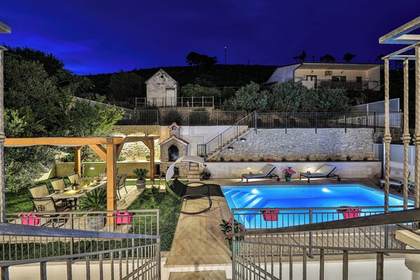 Outdoor pool, a heated pool