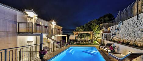 Outdoor pool, a heated pool