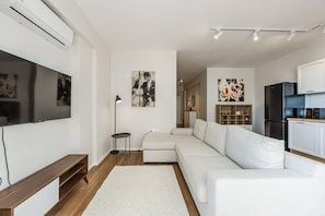 House | 1 bedroom - Stylish Apartment in Lungomare With Sea View (Vlorë)