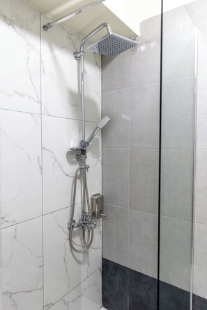 Double Room | Bathroom - Nobia 5 (Athens)