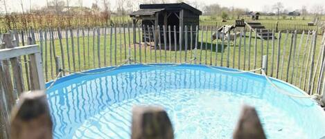 Tina de hidromasaje al aire libre