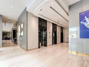 Interior - Bright Studio w/ Pool | City Views in Business Bay (دبي)