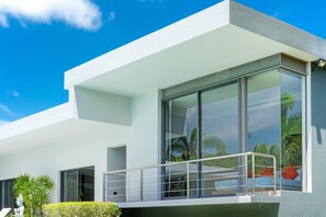 Exterior - Grand 17m Pool 5BR Villa Mayacol NaiHarn (Rawai)