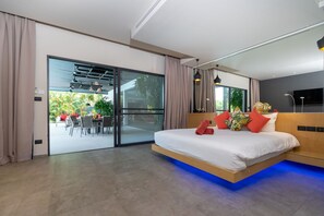 Design Villa, 5 Bedrooms, Pool View | Iron/ironing board, free cots/infant beds, free WiFi, bed sheets - Grand 17m Pool 5BR Villa Mayacol NaiHarn (Rawai)