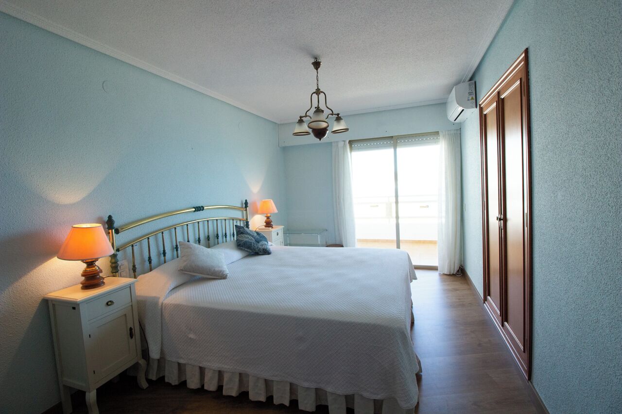 3 chambres, fer et planche à repasser, Wi-Fi, draps fournis