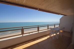 Outdoor dining - EUROMAR - 3 bedroom apartm - Cullera - wifi (Cullera)