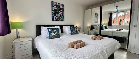 4 chambres, fer et planche à repasser, lit parapluie, Wi-Fi