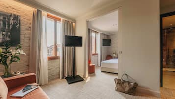 Premium bedding, pillowtop beds, in-room safe, desk