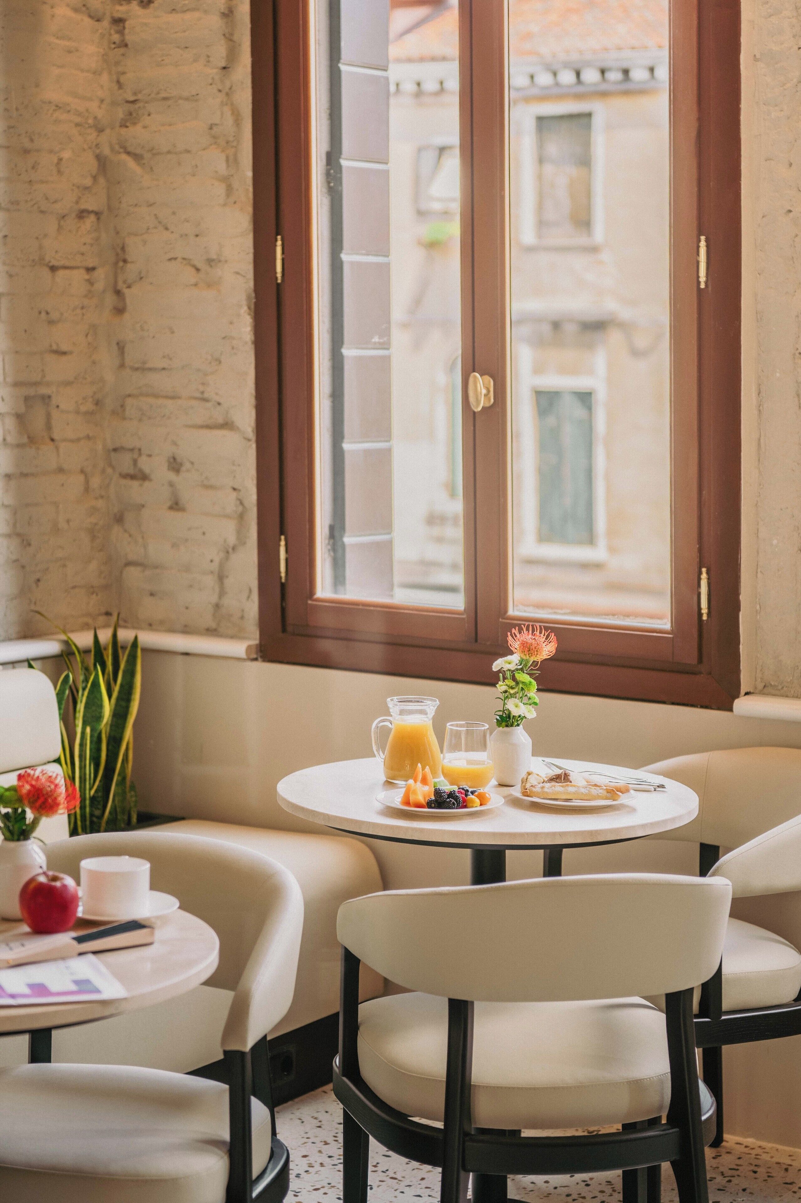 43-inch Smart TV with satellite channels