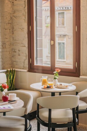 43-inch Smart TV with satellite channels