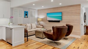 Smart TV - **HEMINGWAY'S HAVEN @ OLD TOWN** Home & Pool + LAST KEY SERVICES… (Key West)