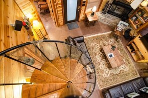 Lobby - Family-Friendly Cabin w/ Loft, 3 Baths & Hot Tub – Close to State Park Trails (Broken Bow)
