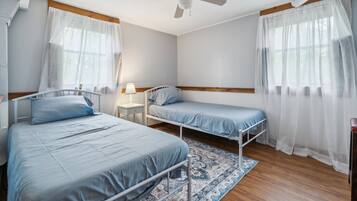 3 chambres, bureau, espace de travail pour ordinateur portable
