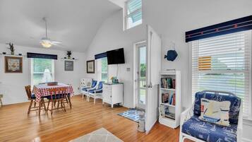 Cottage, 2 Bedrooms | Interior