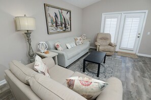 Maison, 3 chambres | Coin séjour