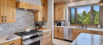 Hearthstone Luxury Vacation Rental At Windcliff 5 Bedroom Home