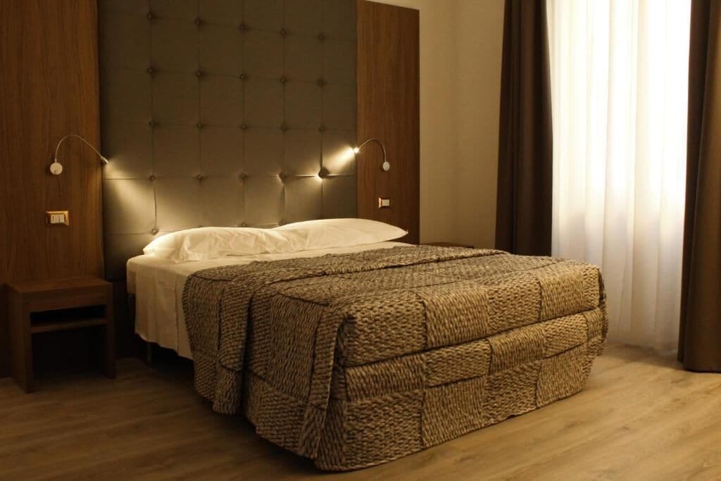 Minibar, in-room safe, desk, laptop workspace