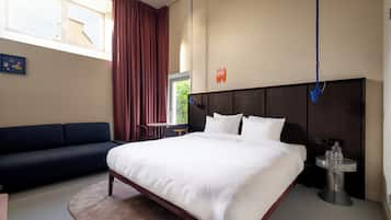 Triple - Limited view | In-room safe, desk, laptop workspace, blackout drapes