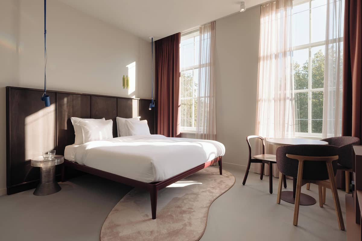 Family room - interconnecting | Premium bedding, memory-foam beds, in-room safe, desk