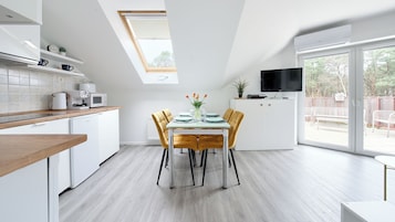 Refrigerador, microondas, placa de cocina, tetera/pava eléctrica
