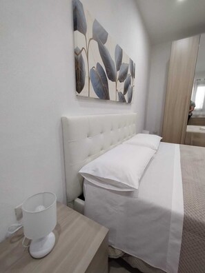 1 chambre, fer et planche Ă repasser, Wi-Fi, literie fournie