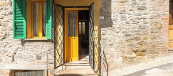 2 bedroom private vacation home in san feliciano, magione, perugia