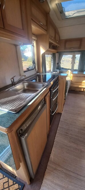 Mobile Unterkunft, 1 Schlafzimmer, Raucher, Terrasse | Eigene Küche