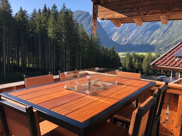 Chalet | Outdoor dining