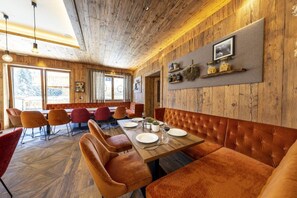 Chalet | Dining