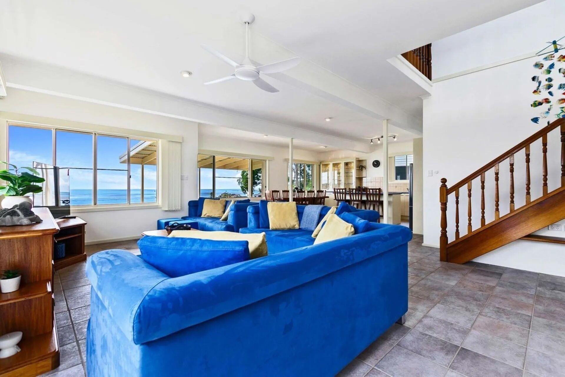 Sandbar On Moreton  Waterfront -5 Bedrms-3 Baths-sleeps 10-wifi-2 Tvs-linens - Burrum Heads