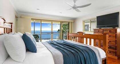 Sandbar on Moreton – Waterfront -5 bedrms-3 baths-Sleeps 10-WiFi-2 TVs-Linens