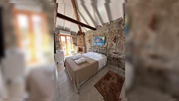 Superior Room, Garden View | Desk, free WiFi