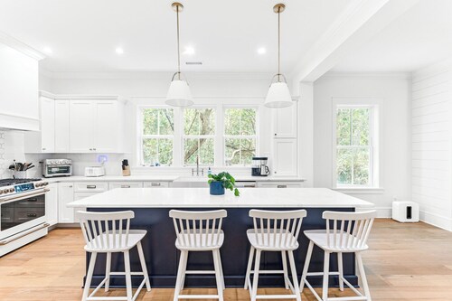 Stunning 2025 New Construction 5 BR 4.5 BA BHI Club Pet Friendly