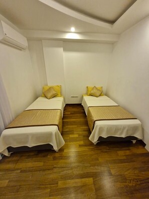 3 Schlafzimmer, Bügeleisen/Bügelbrett, Bettwäsche