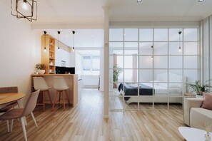 1 bedroom, iron/ironing board, travel cot, free WiFi - Modern Studio • Near Stefan cel Mare Blvd (Chișinău)